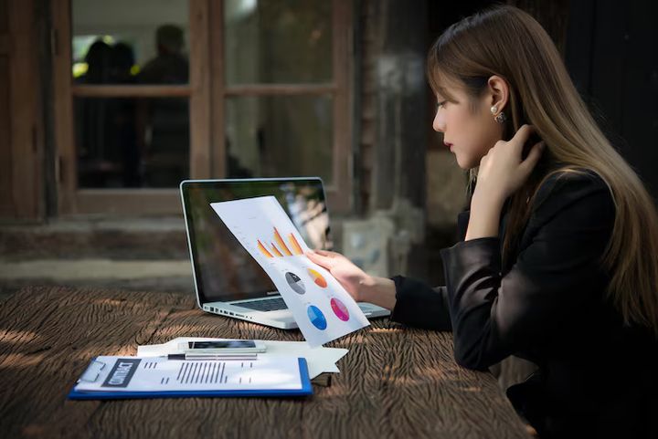 KI für Marketer erklärt: Wissen, Vorschläge und Tools, um immer einen Schritt voraus zu sein